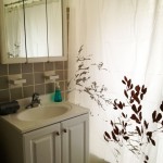 Courtyard Apartments Shaker Heights - Bathroom (all suites)